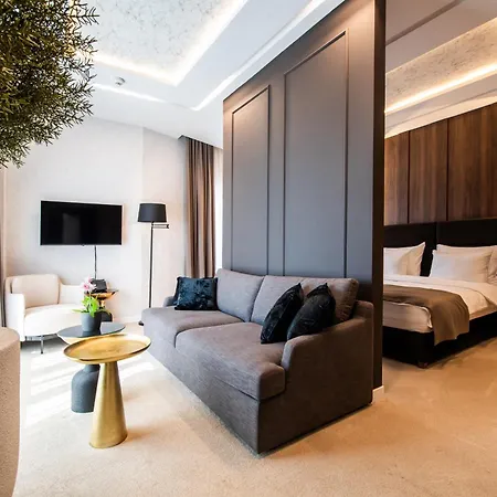 Premium Hotel, ホテル 4*