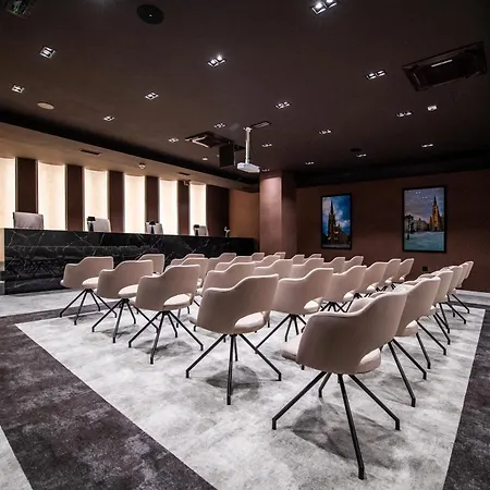 Premium Hotel, Otel 4*